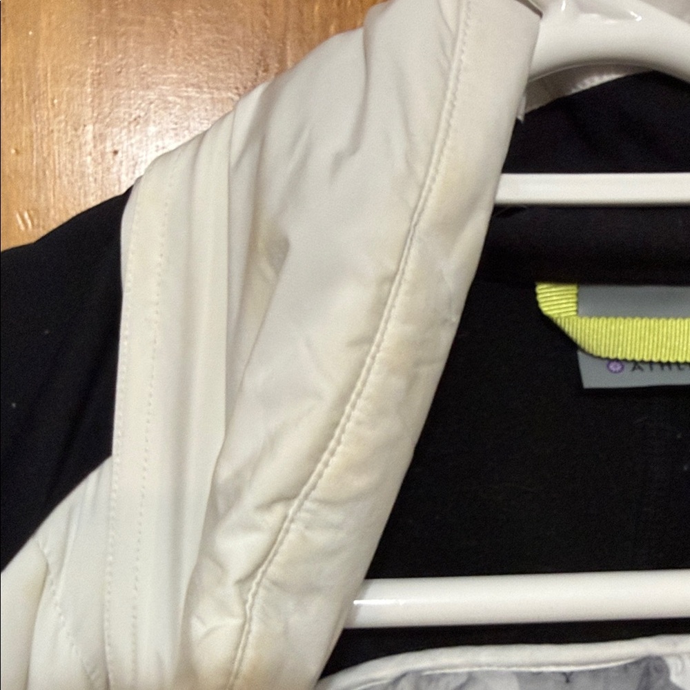 Athleta Two-Tone Puffer Jacket - Picture 14 of 14